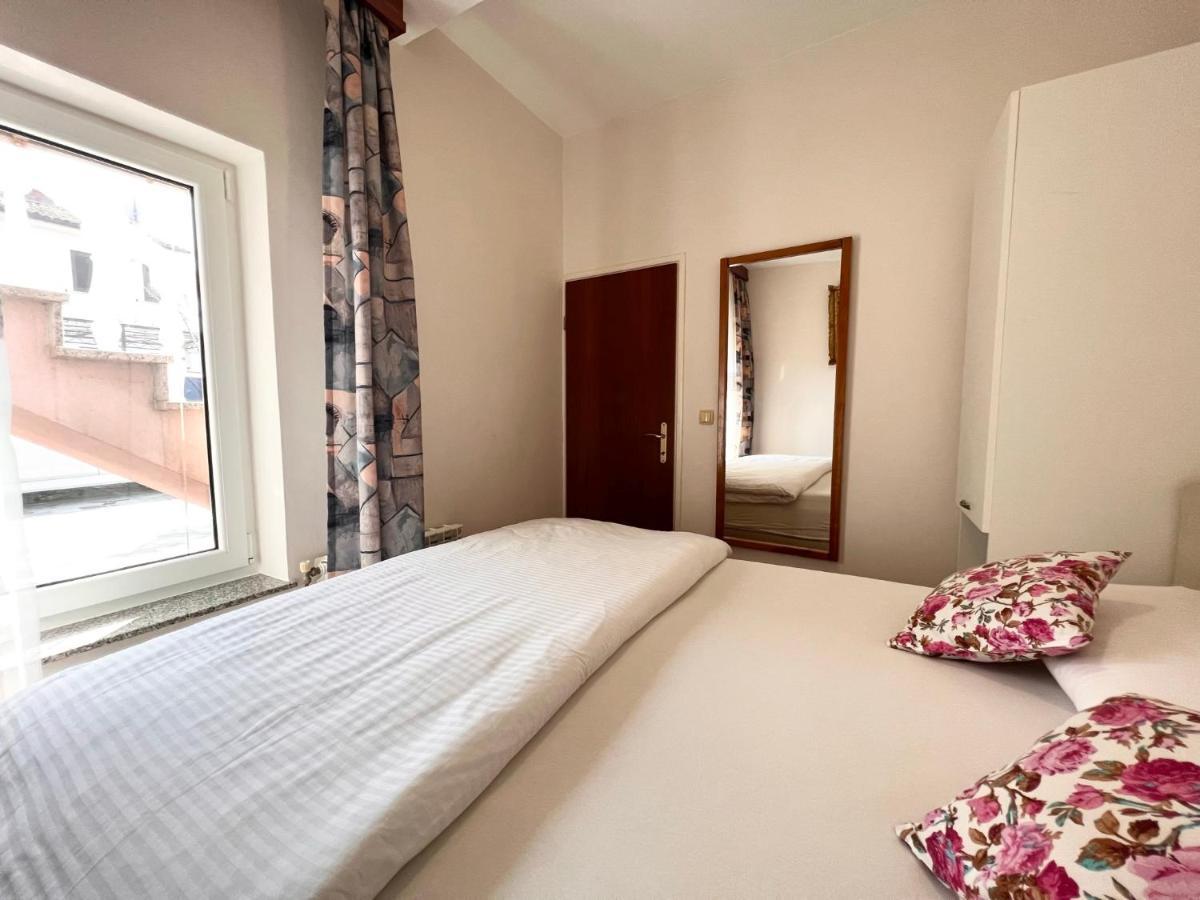 Apartments Tereza Novigrad Istria Esterno foto