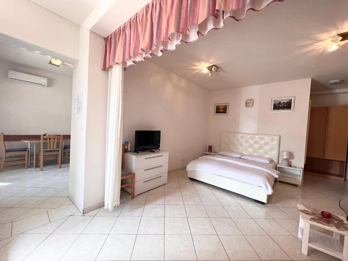 Apartments Tereza Novigrad Istria Esterno foto